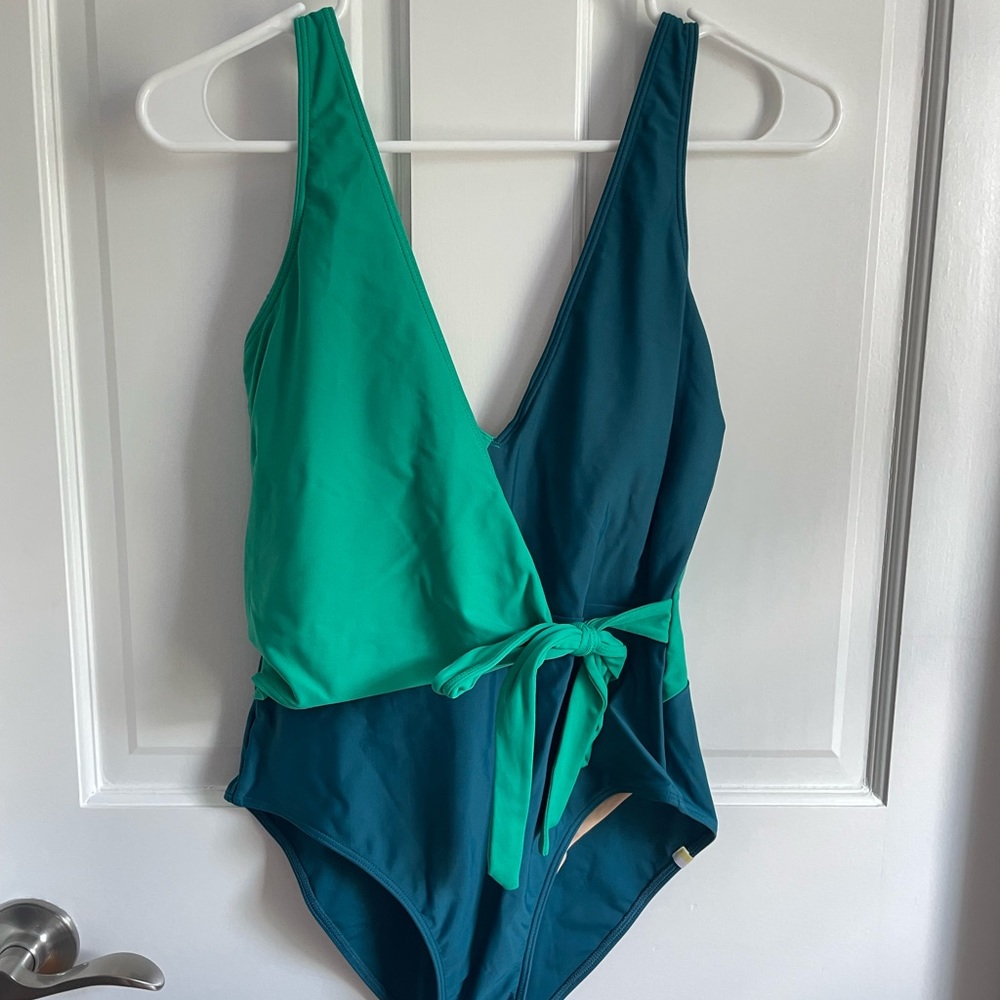 Summersalt, one piece, size 8